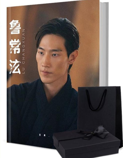 李沐（ムーン・リー） 写真集1冊 A4ポスター4枚 しおり4枚 LOMOカード10枚